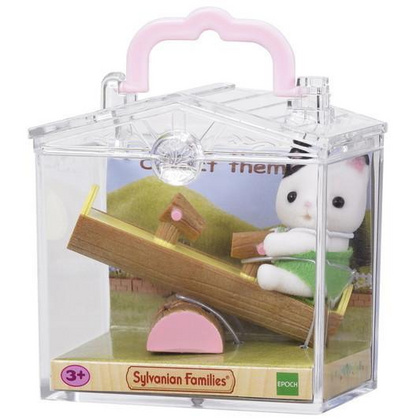 Dojenček v škatlici - muca na gugalnici SylvanianFamilies