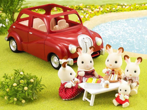 Rdeč družinski avto Sylvanian Families
