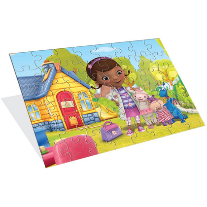 SESTAVLJANKA V OBLIKOVANI ŠKATLI MCSTUFFINS